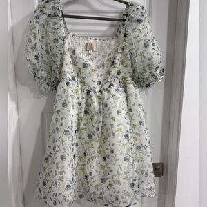 Francesca’s collection puff sleeve floral mini dress